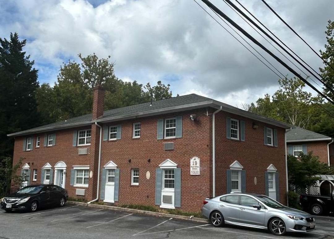laurel md post office hours