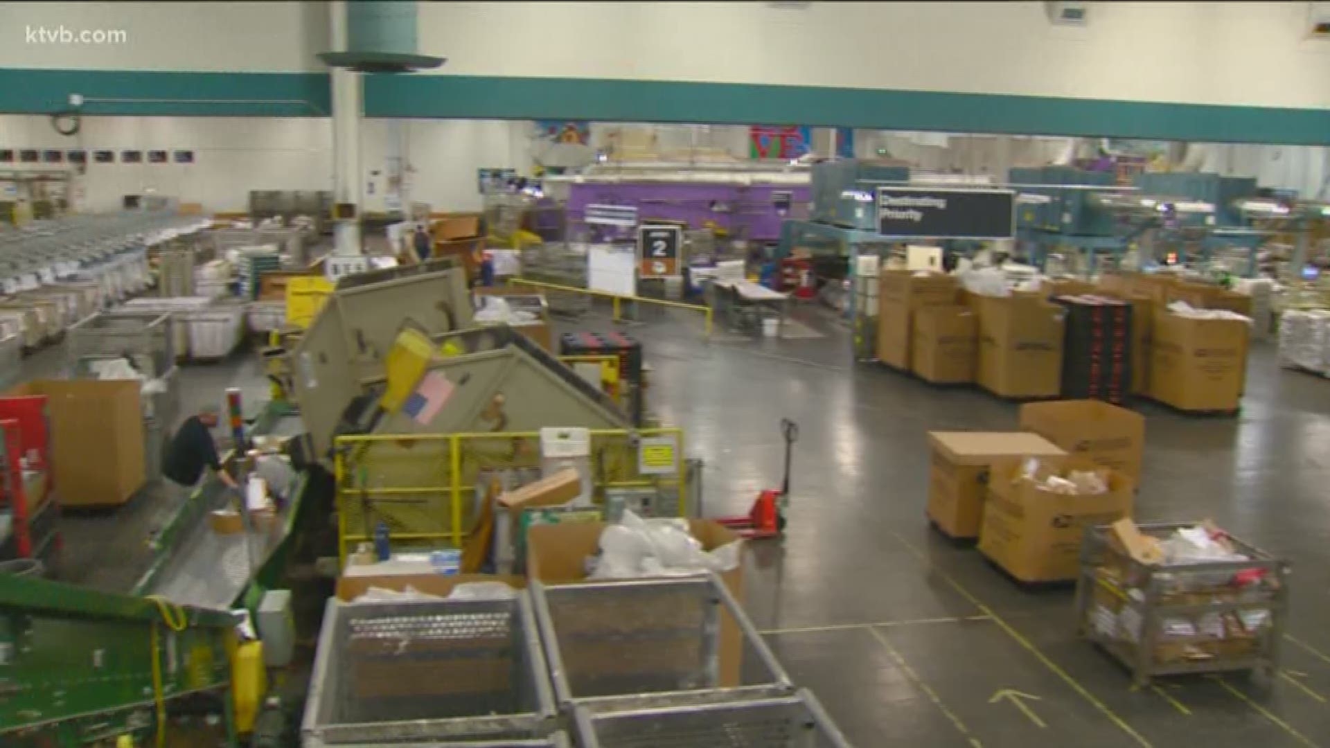 A Look Inside Boise s Mail Processing Center As Workers Take On The Holiday Surge Ktvb