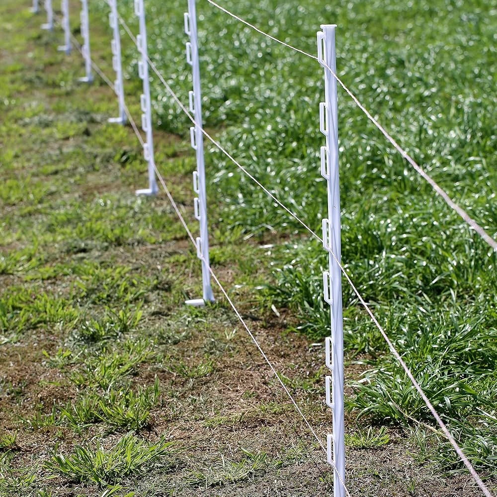 Amazon FENSMILE 48Inch Step in Fence Post Electric Fence System Post For Garden And Farm 25 Pack White Patio Lawn Garden
