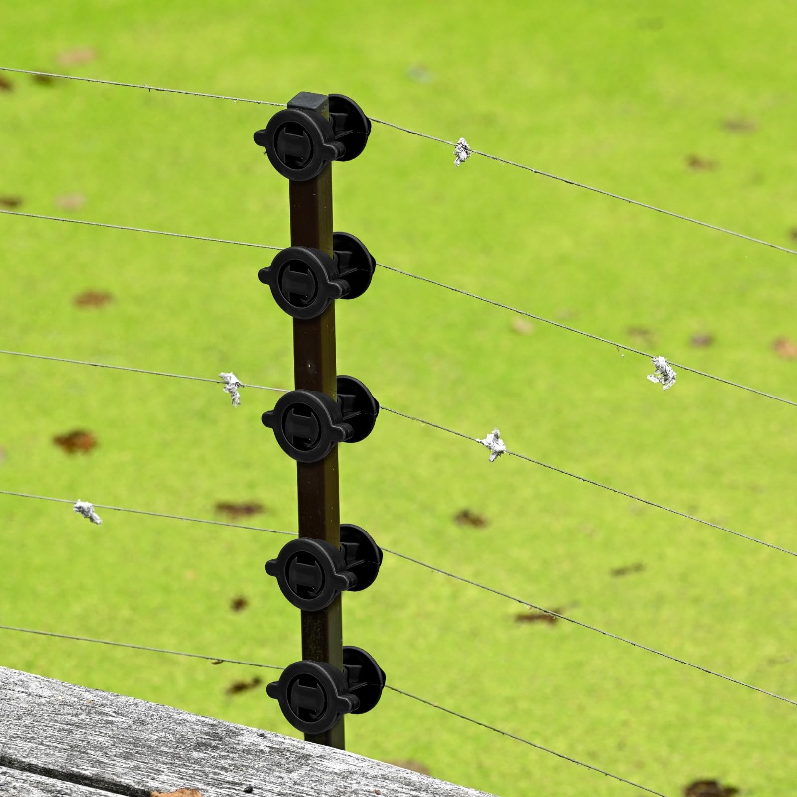Amazon Frienda 25 Pcs Electric Fence Insulators Bulk Round Post Clips Electric Wire Insulators Wood Post Wire Holding For Garden Ranch Agriculture Farm Fence Patio Lawn Garden