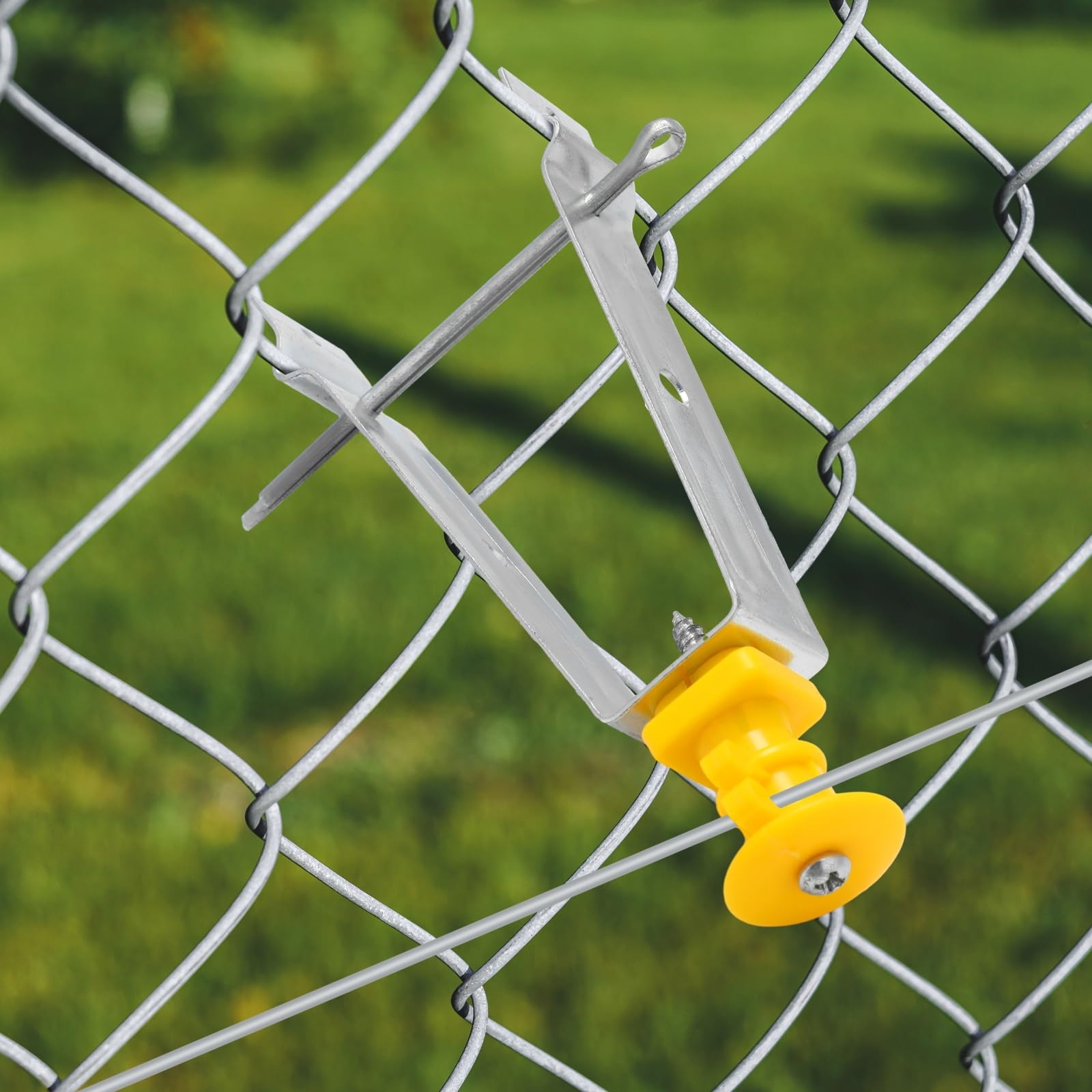 Amazon Tondiamo 50 Pcs Chain Link Insulator Electric Fence Stainless Steel Insulator T Post Extender Wire Holders For Chain Link And Studded T U Posts Tubing Yellow Patio Lawn 