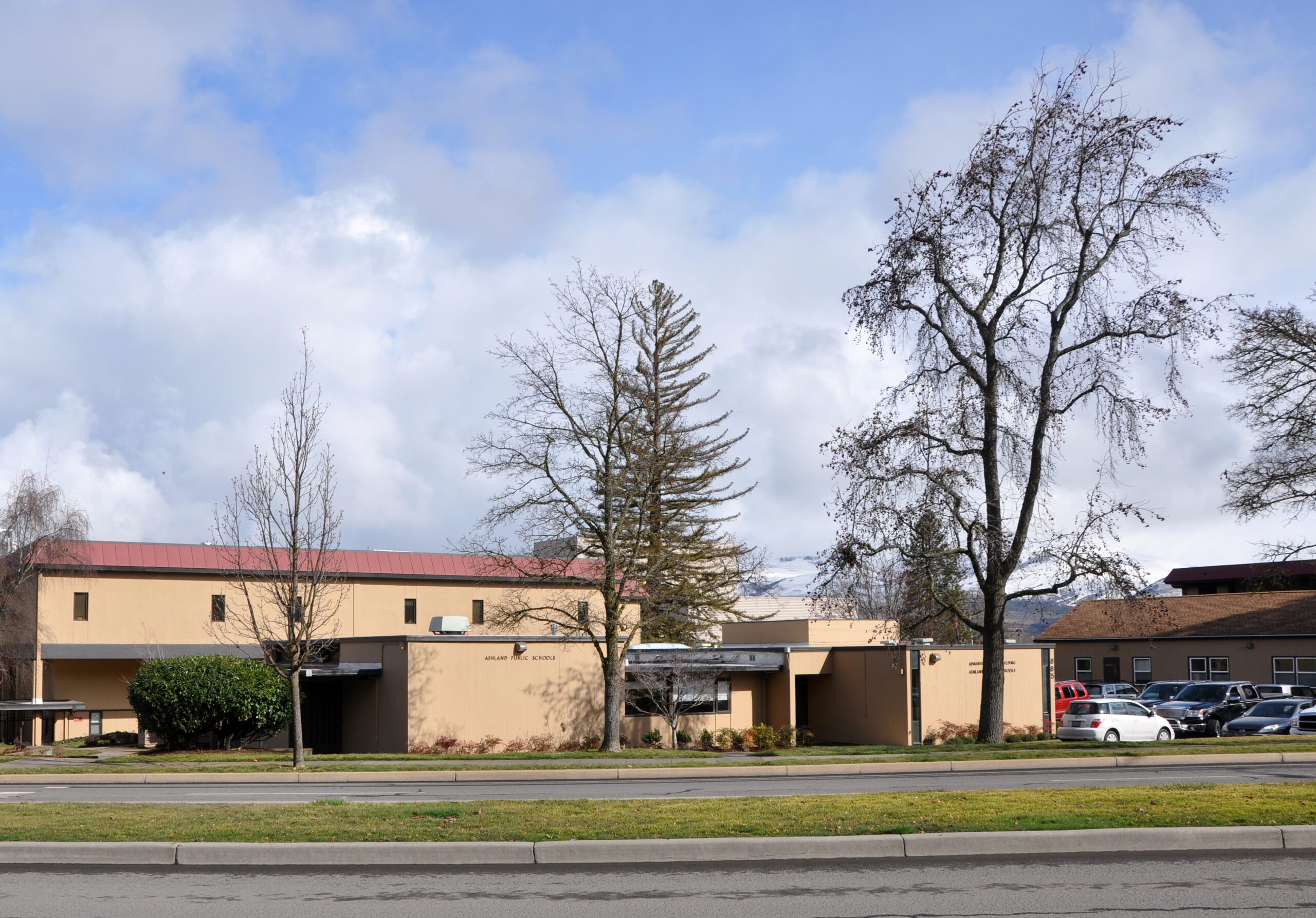 post office hours ashland oregon