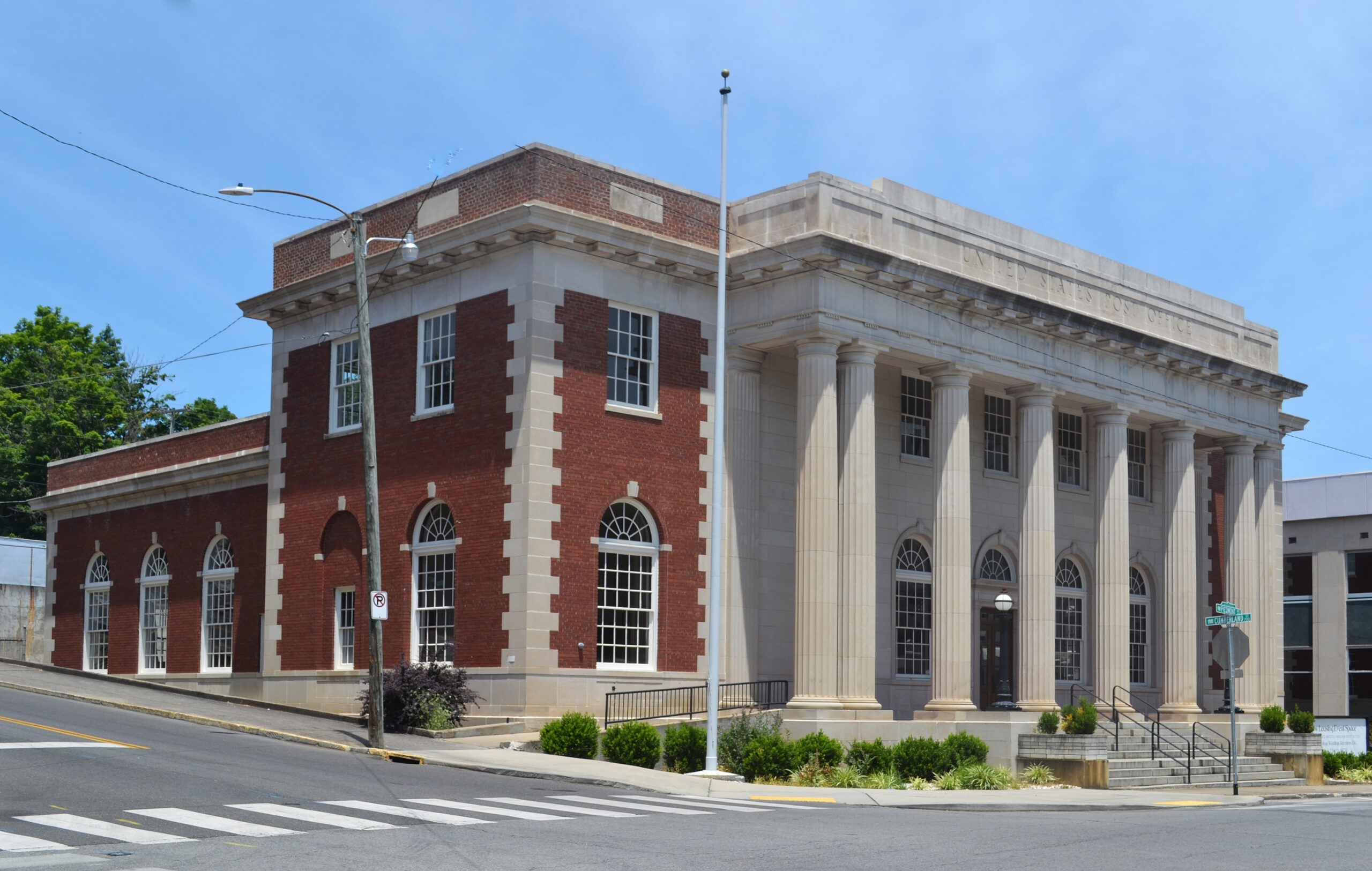 bristol post office hours