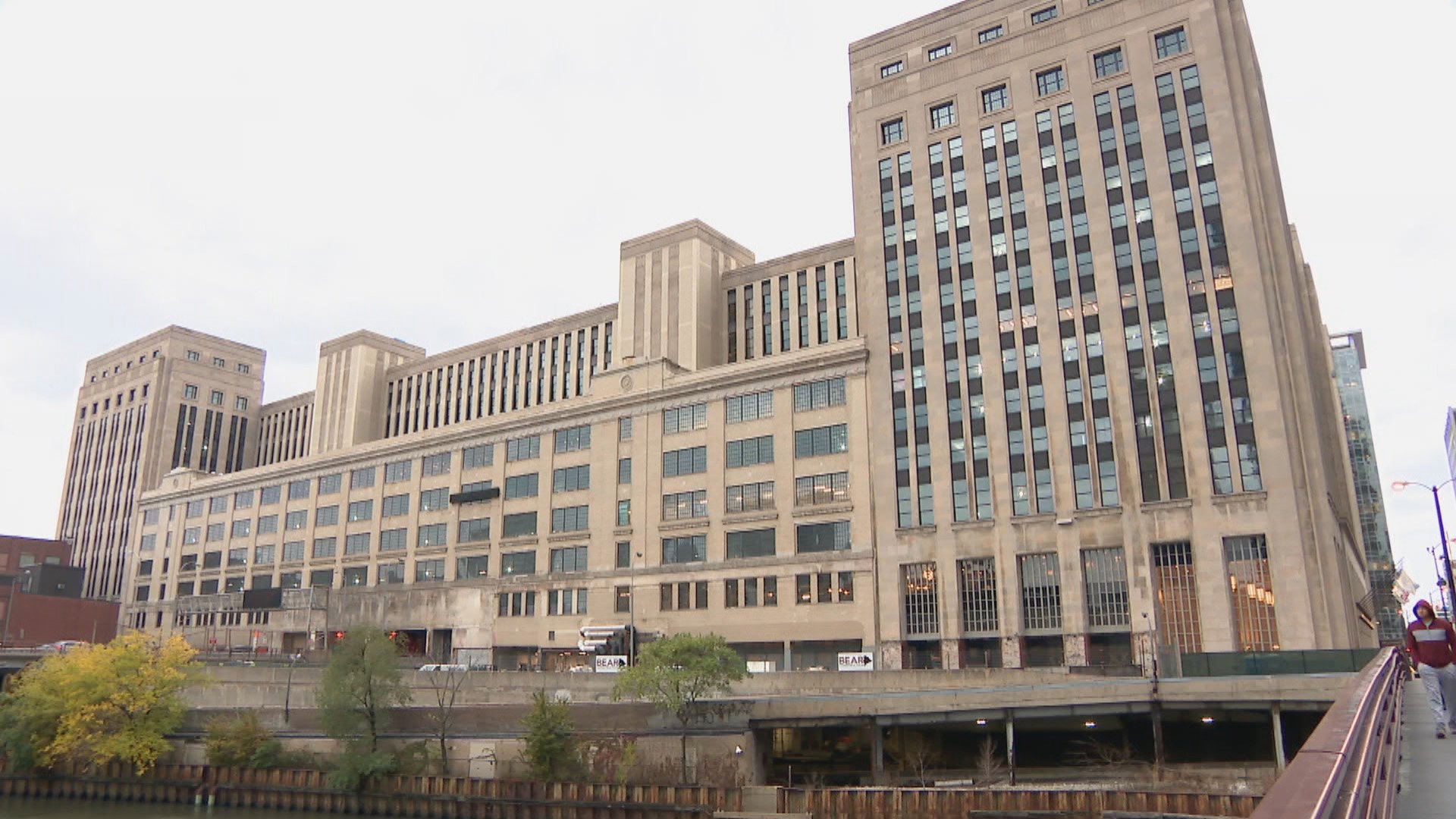 Chicago s Old Post Office Gets Multimillion Dollar Makeover Chicago News WTTW