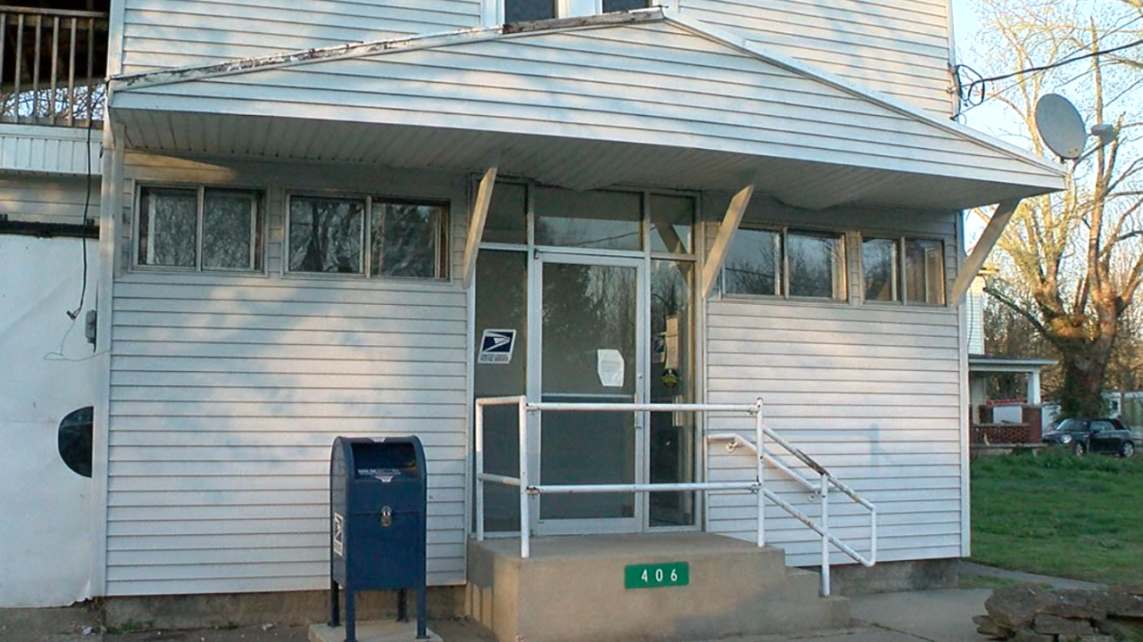 clermont post office hours