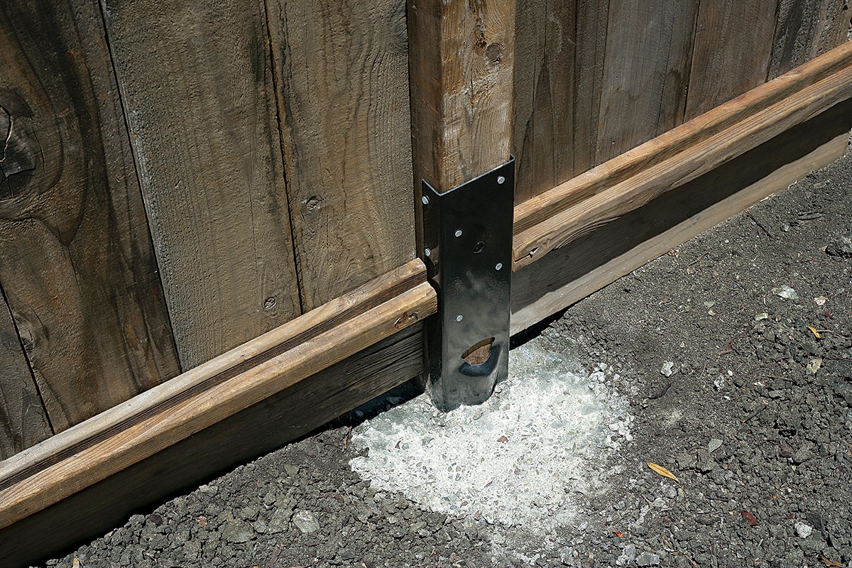 E Z Mender Timber Fence Post Repair Bracket Strong Tie Together We re Helping Build Safer Stronger Structures