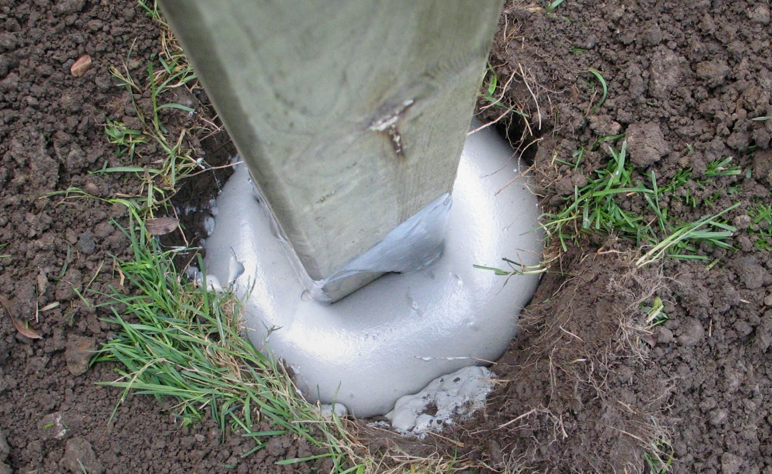Fence Post Concrete Vs Foam Fast 2K 