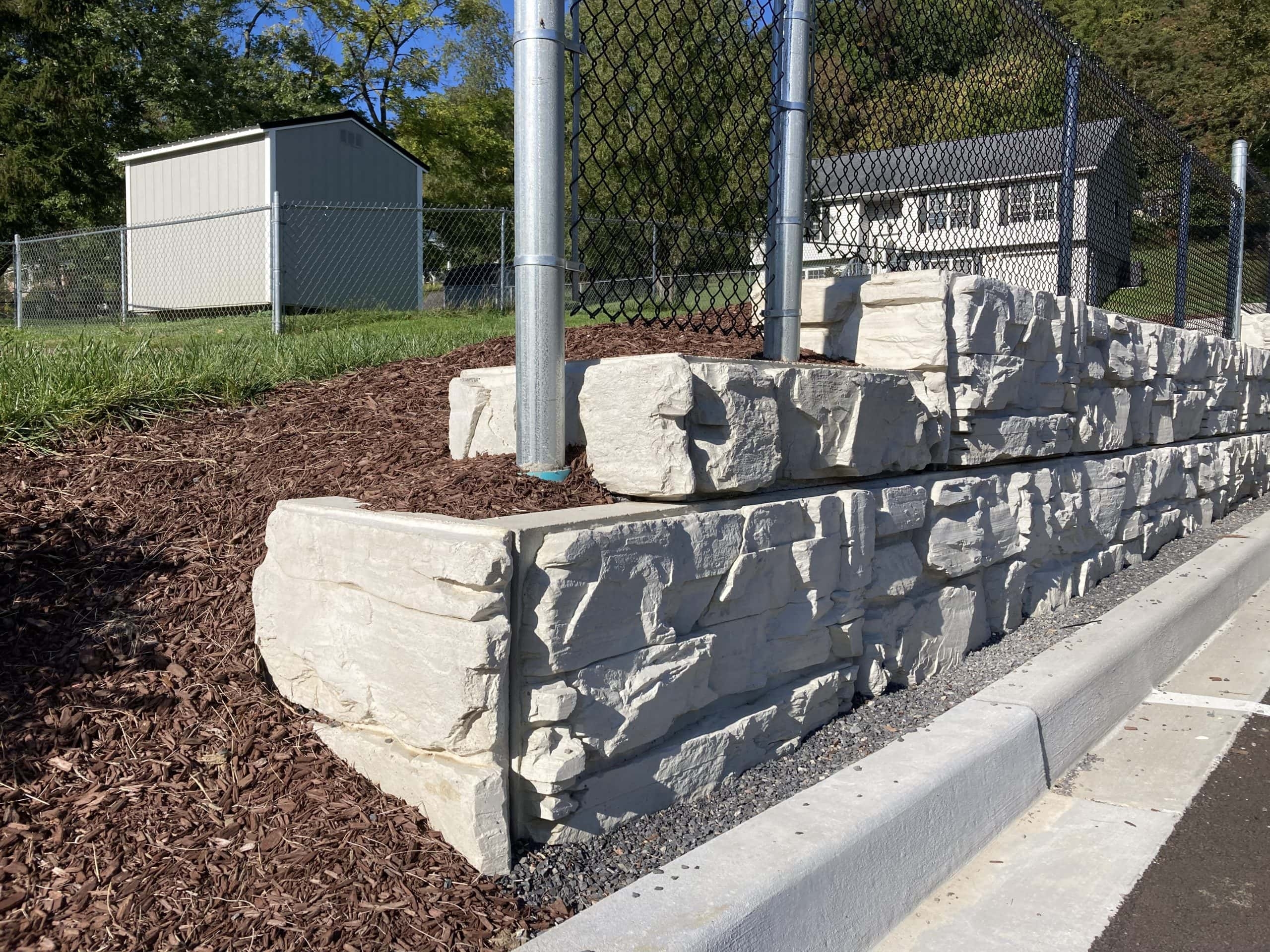 Fence Posts In Retaining Walls Gallery MagnumStone 