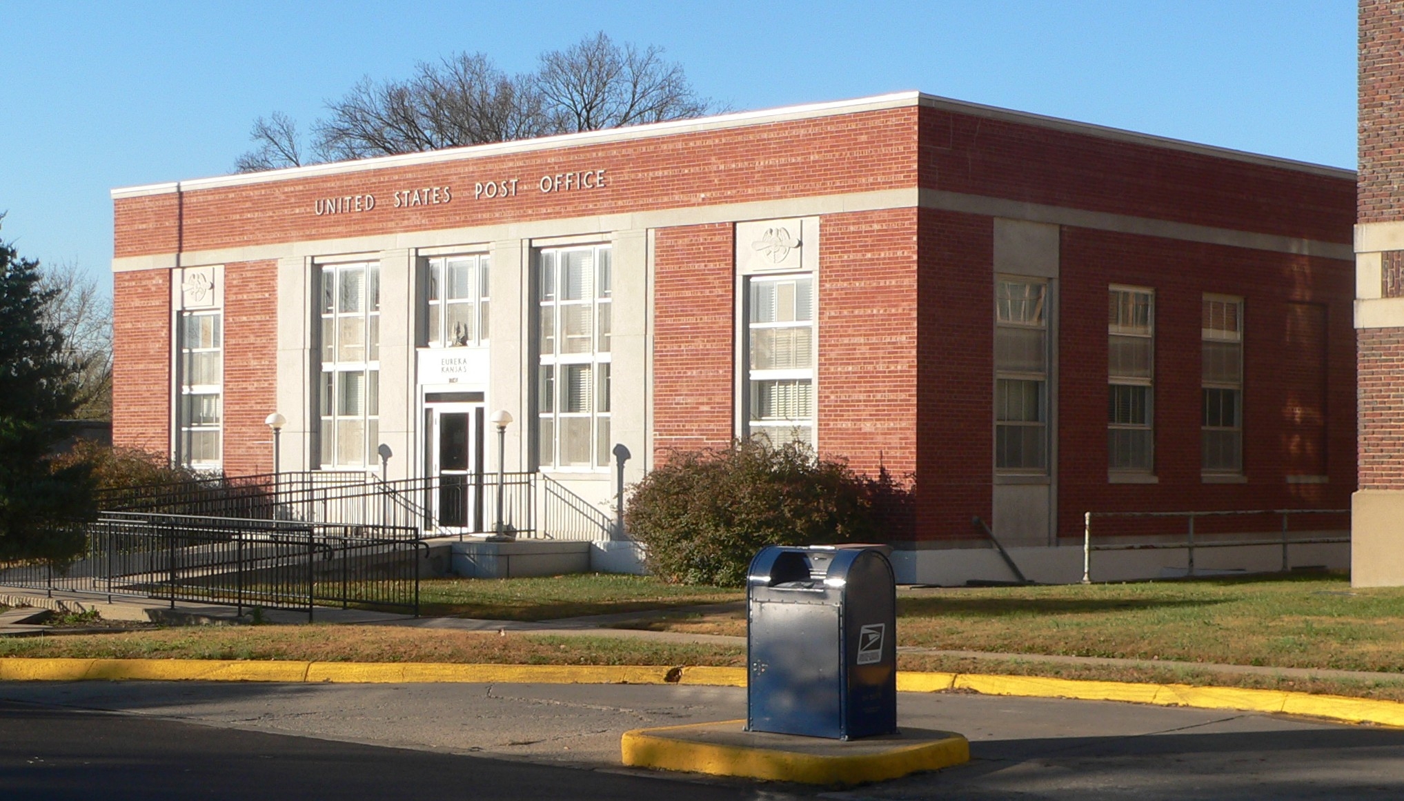 File Eureka Kansas Post Office From NE 1 jpg Wikimedia Commons