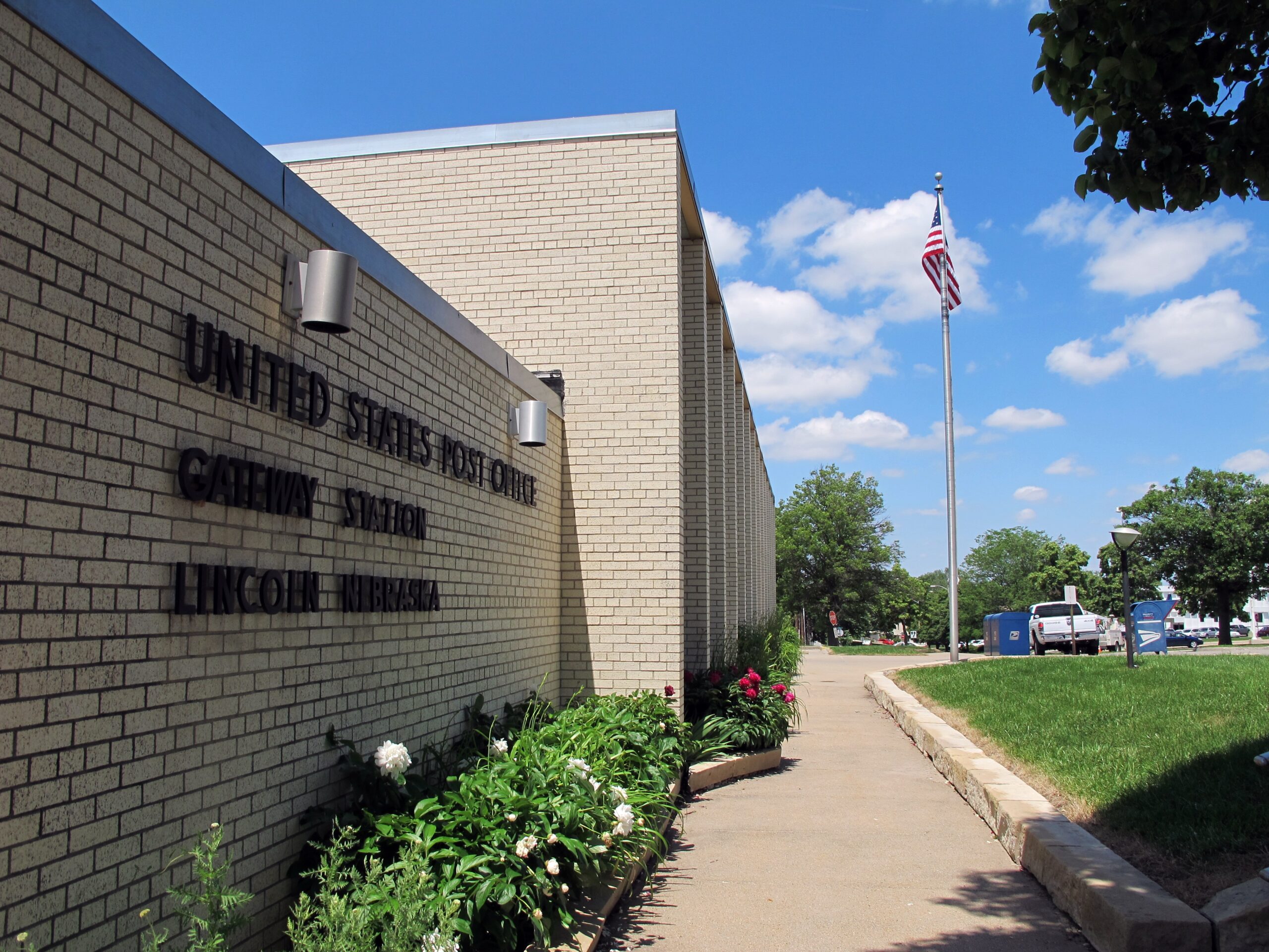 File Gateway Post Office front Facing North Lincoln Nebraska USA jpg Wikimedia Commons