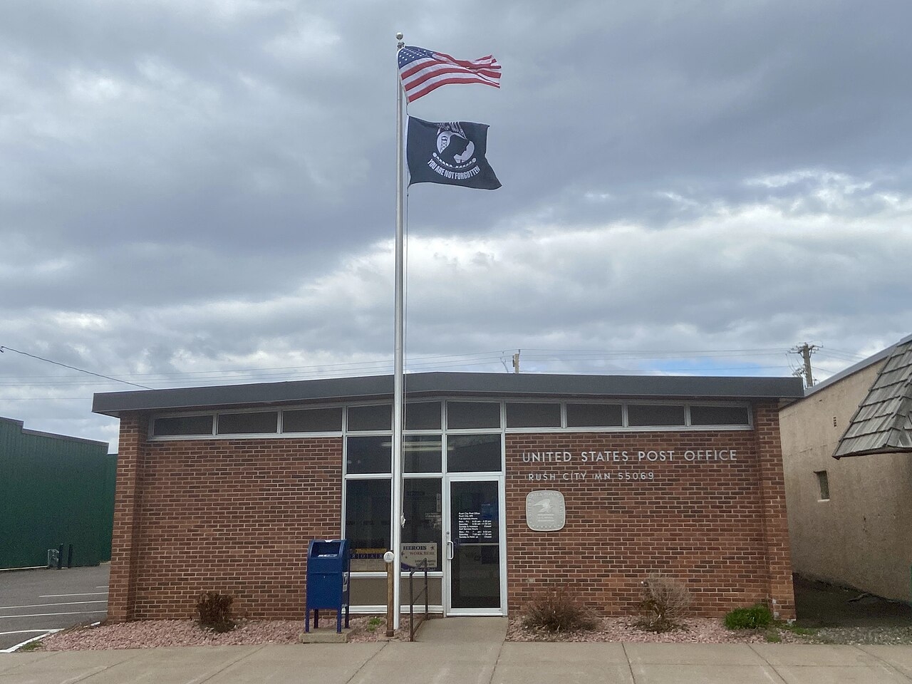 clarksville post office hours