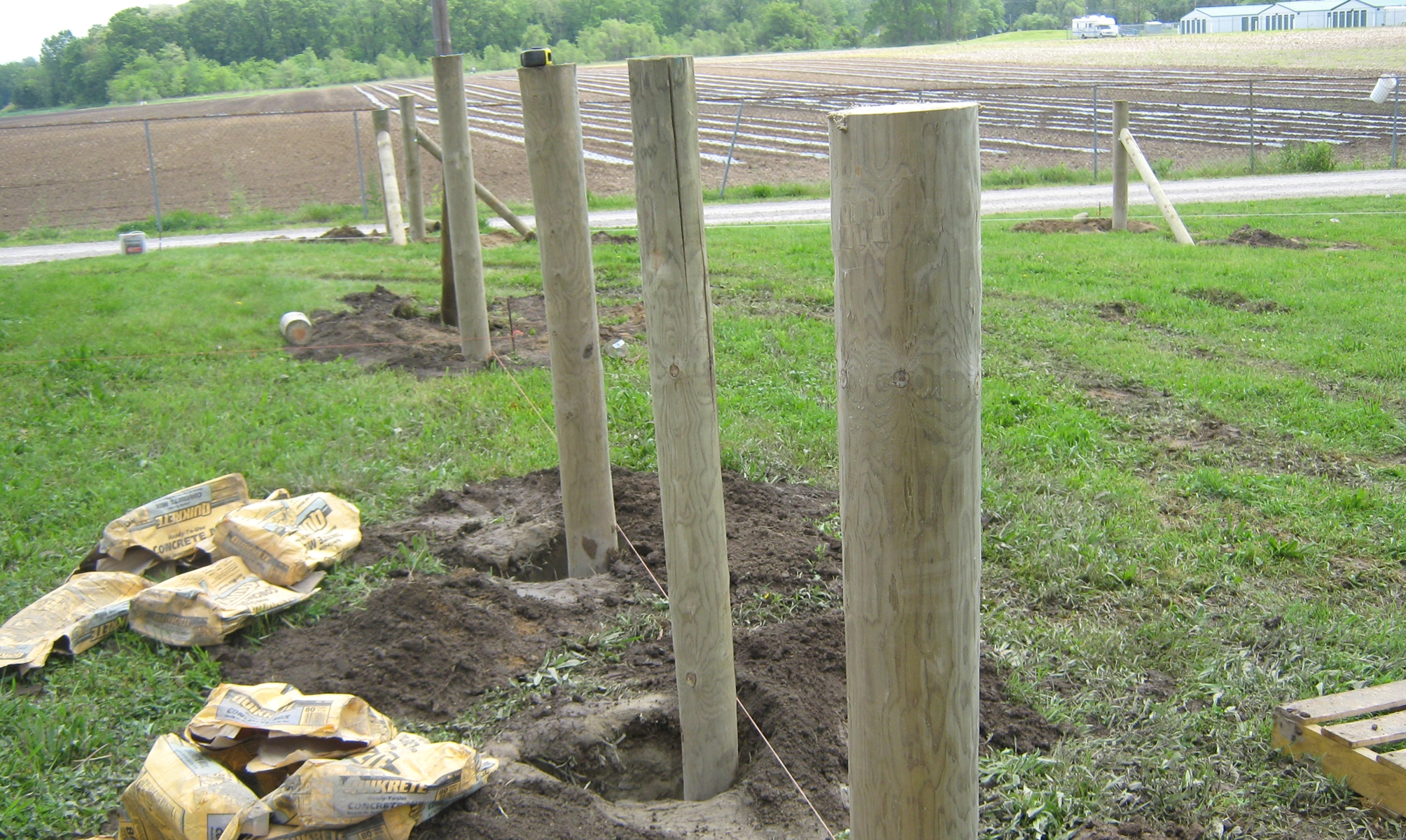 Guide To Setting Posts In Concrete Mother Earth News