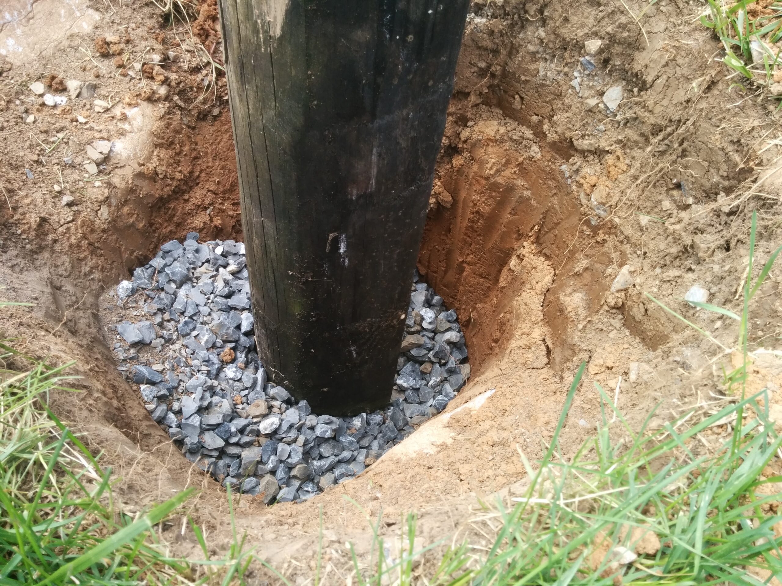 How To Set A Long Lasting Fence Post Without Concrete Thegreenergrassfarm The Green Grass Farm