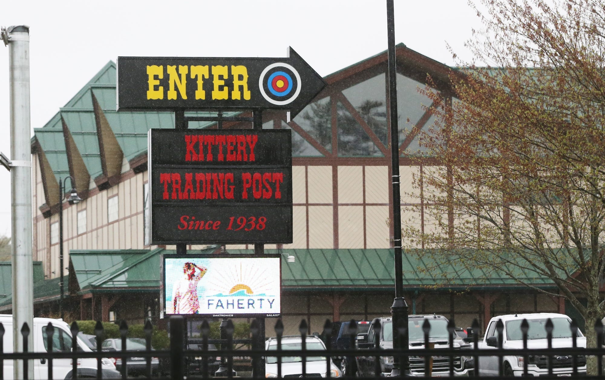 Kittery Trading Post Threatens Move To NH If Maine Gun Law Enacted