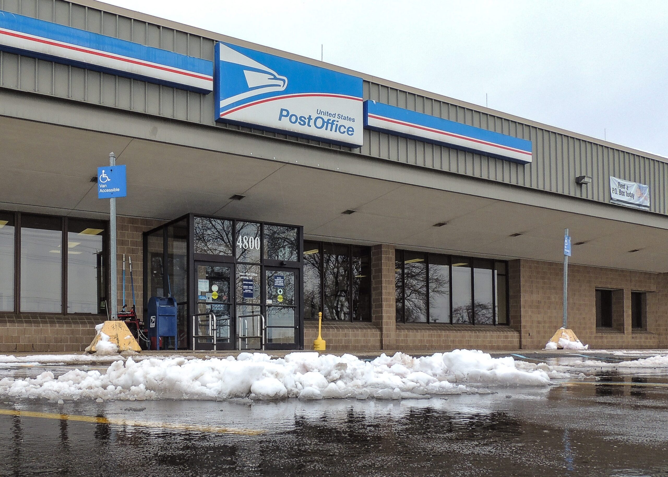 lansing post office hours
