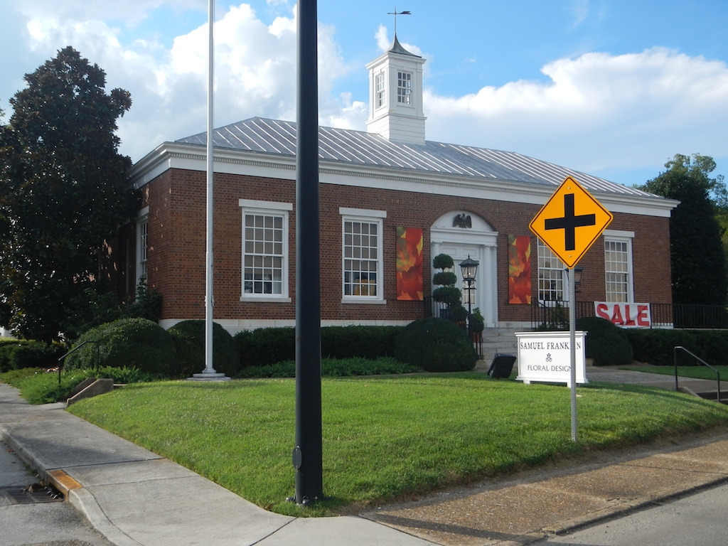 clinton post office hours