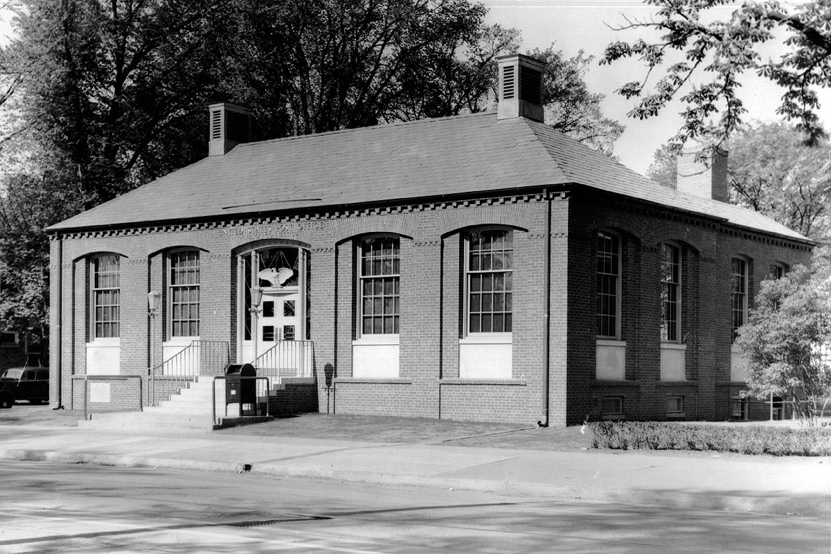Post Office former Windsor CT Living New Deal