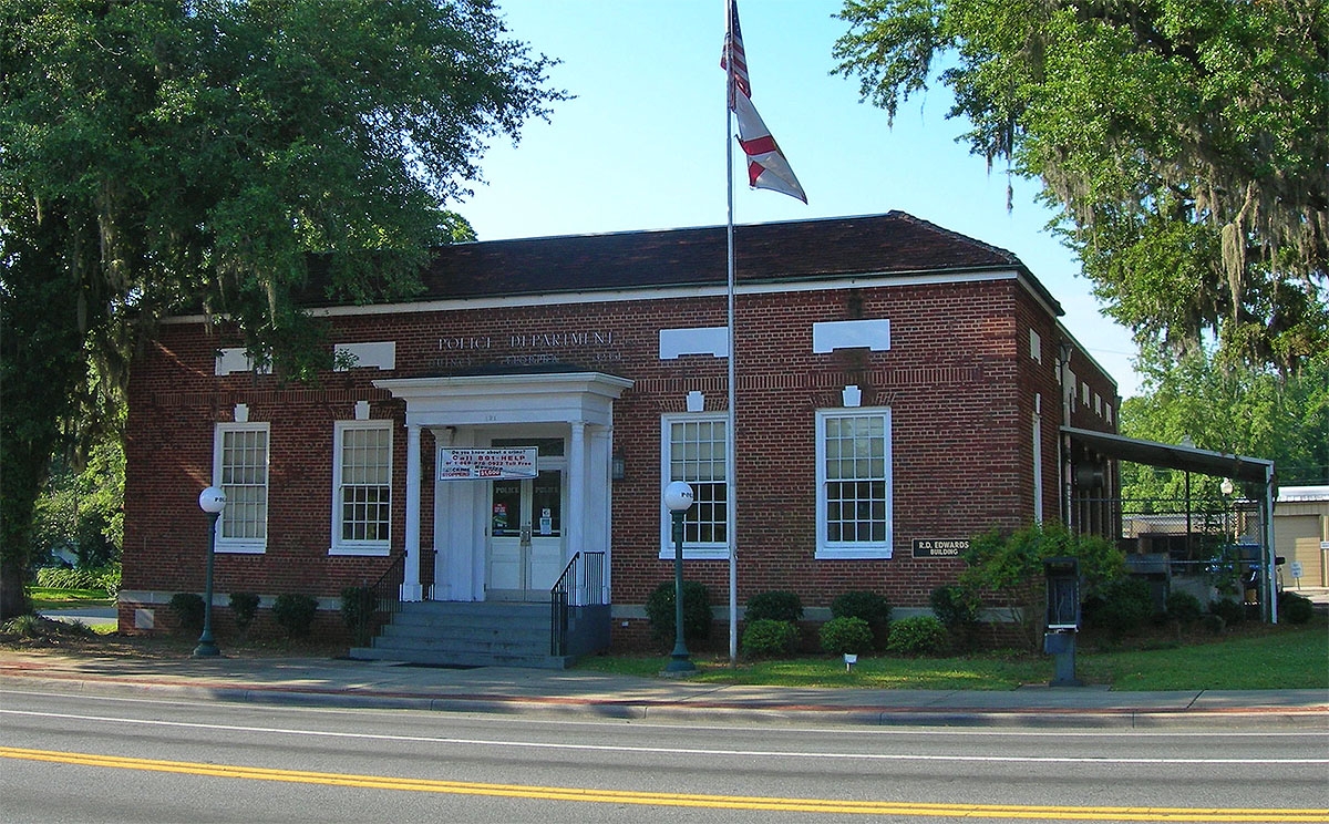 quincy post office hours
