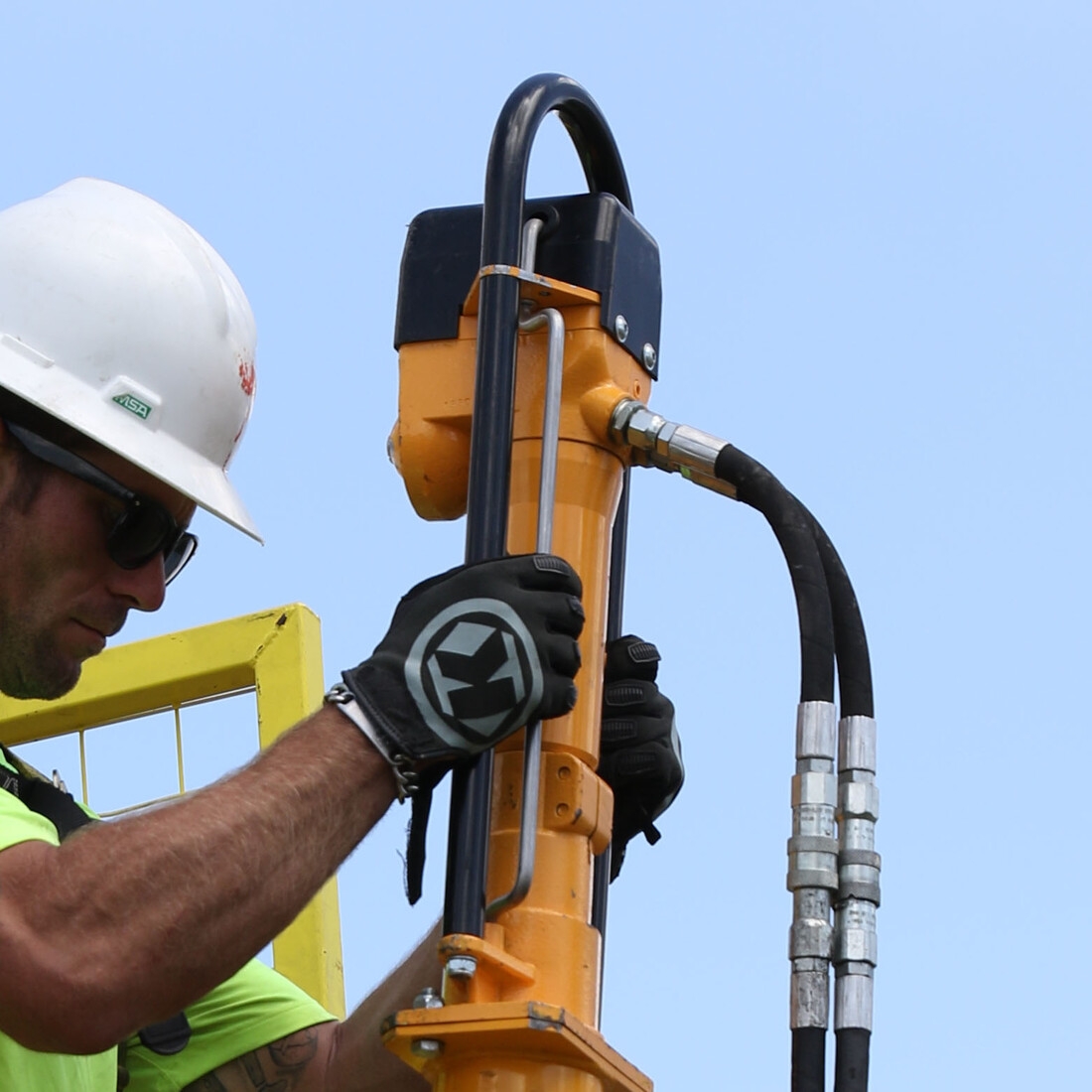 hydraulic fence post driver