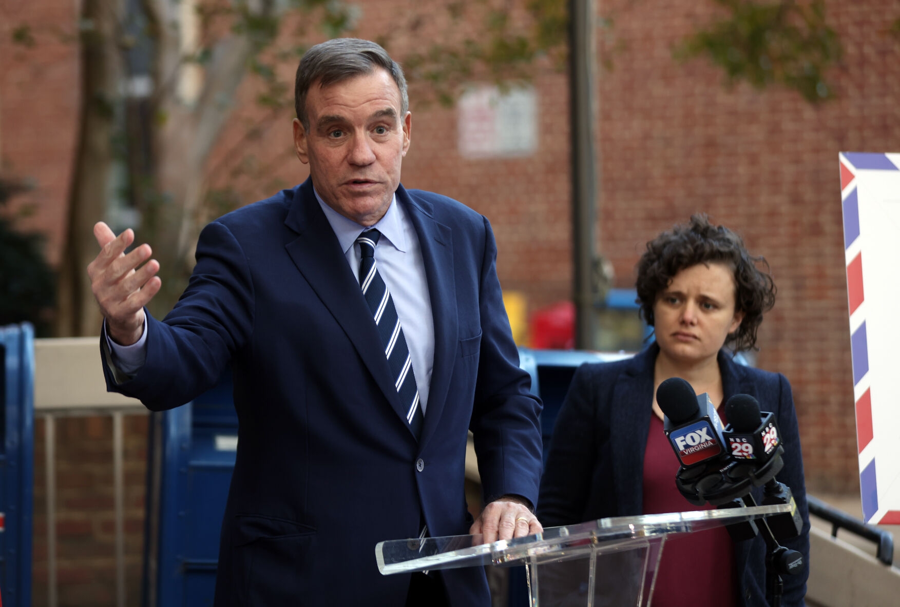 Sen Warner Reports Improvements At Charlottesville Post Office
