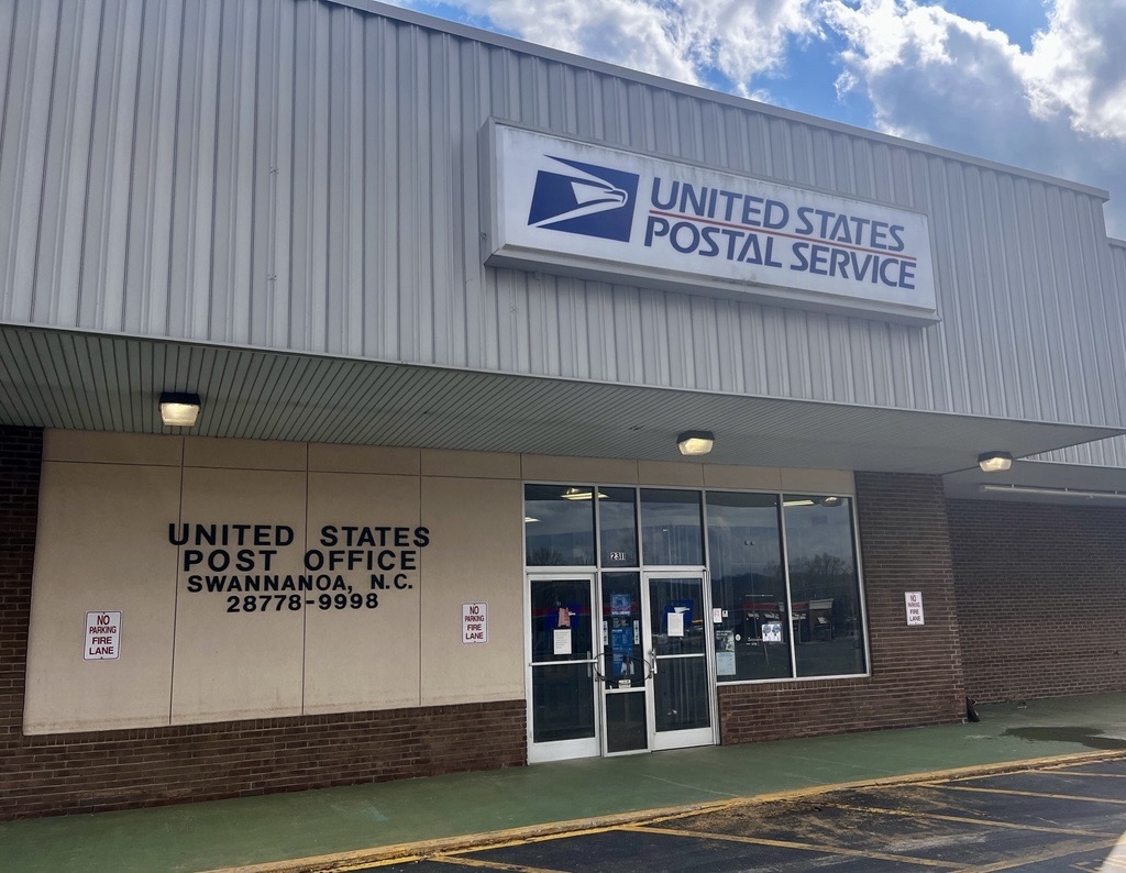 Swannanoa Post Office Missed By Locals Won t Return To Ingles Plaza
