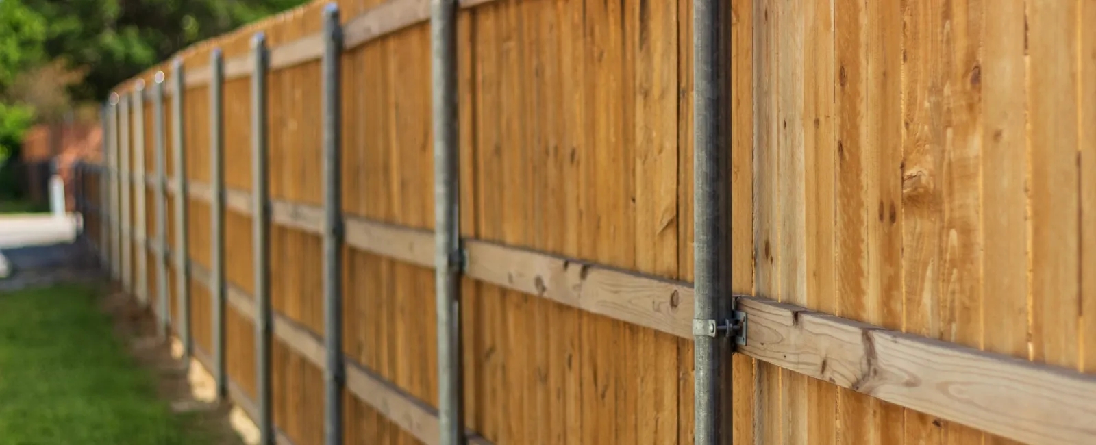 The Benefits Of A Wood Fence With Metal Posts First Fence Of Georgia