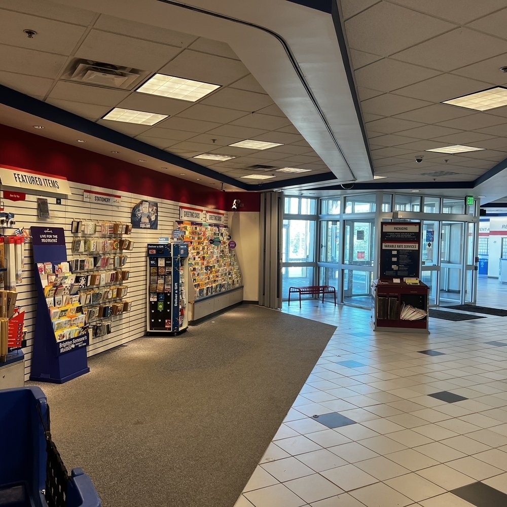 lakewood post office hours