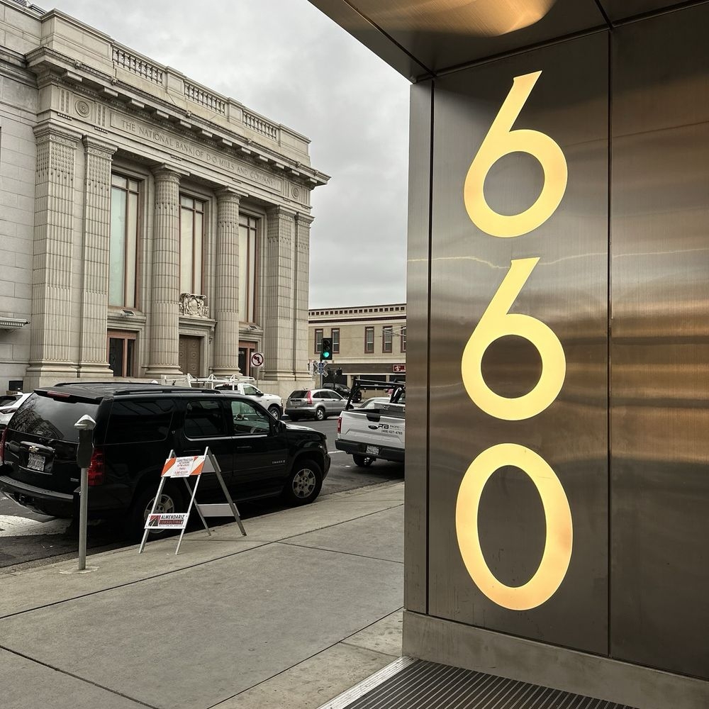 sacramento post office hours