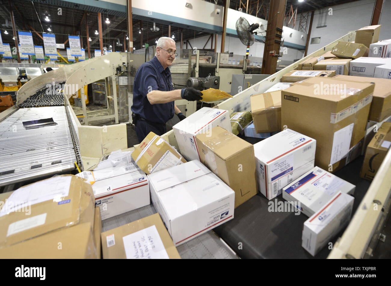 elk grove post office hours