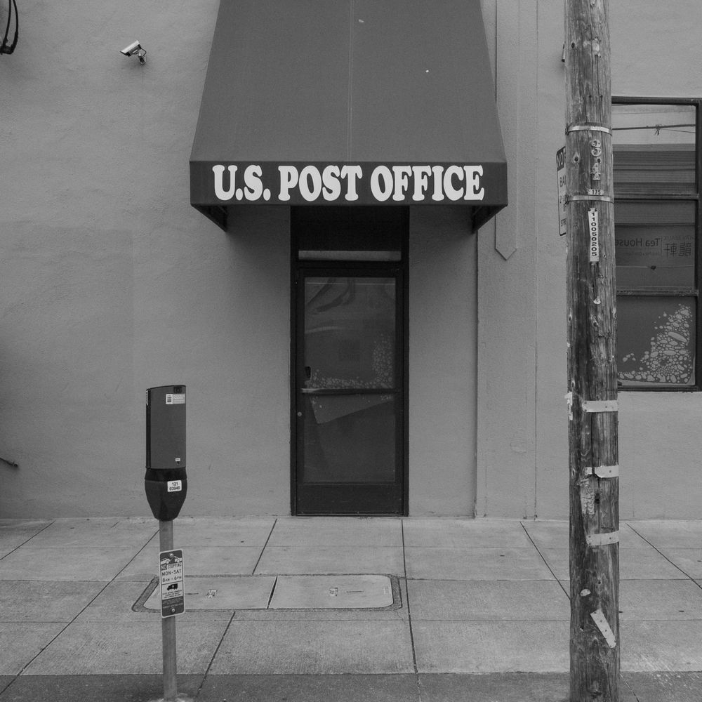 eureka post office hours