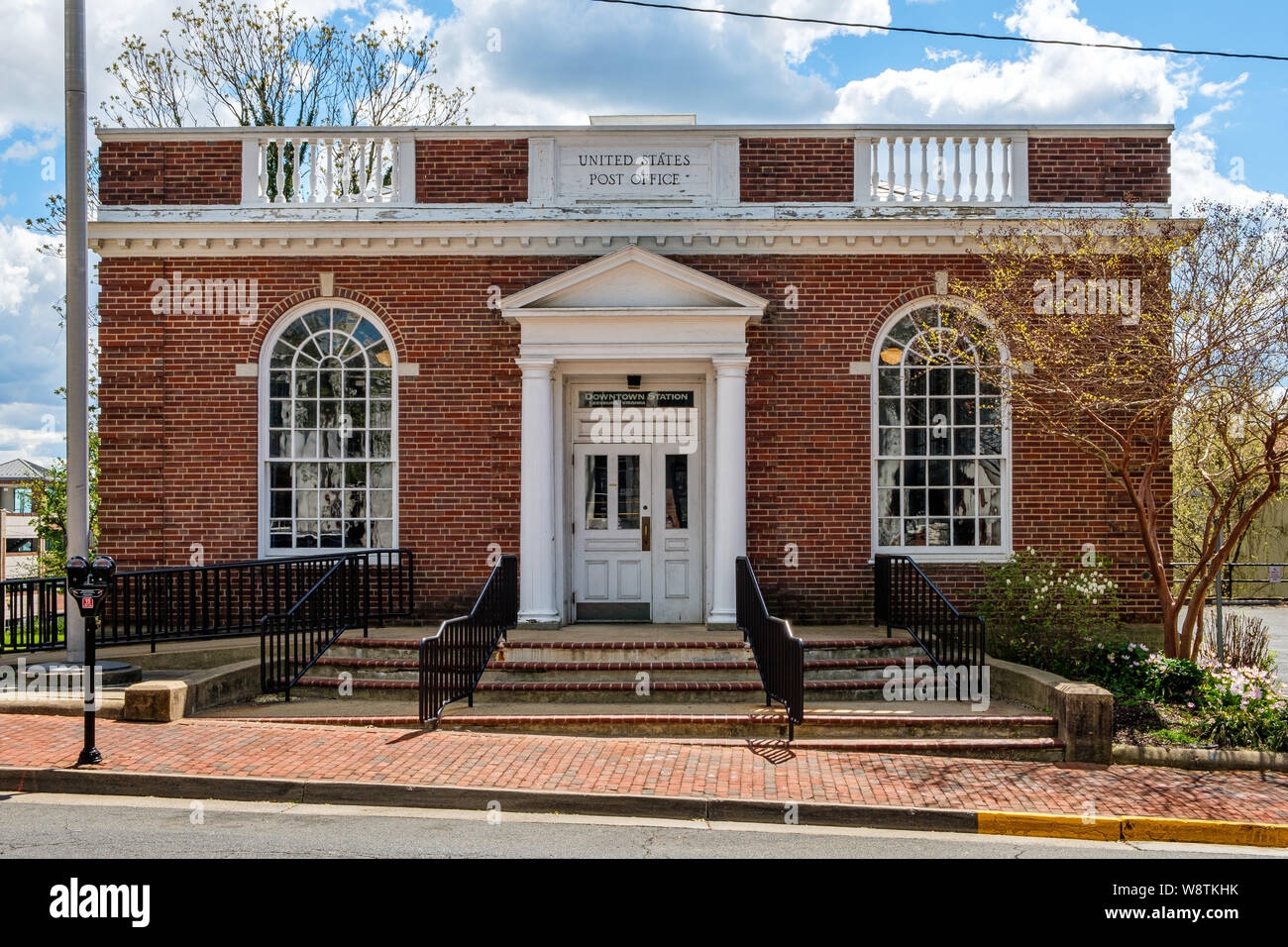 United States Post Office 15 East Market Street Leesburg Virginia Stock Photo Alamy