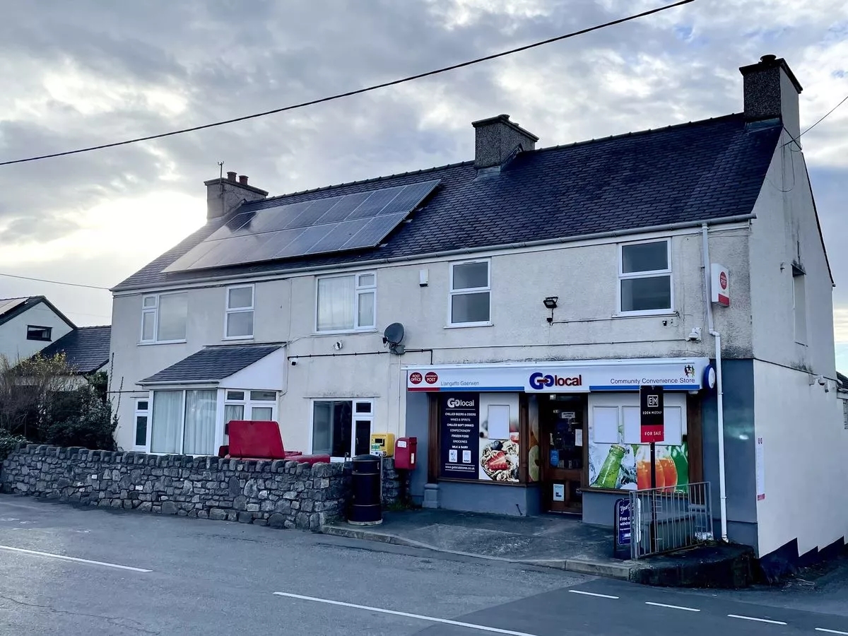 north wales post office hours