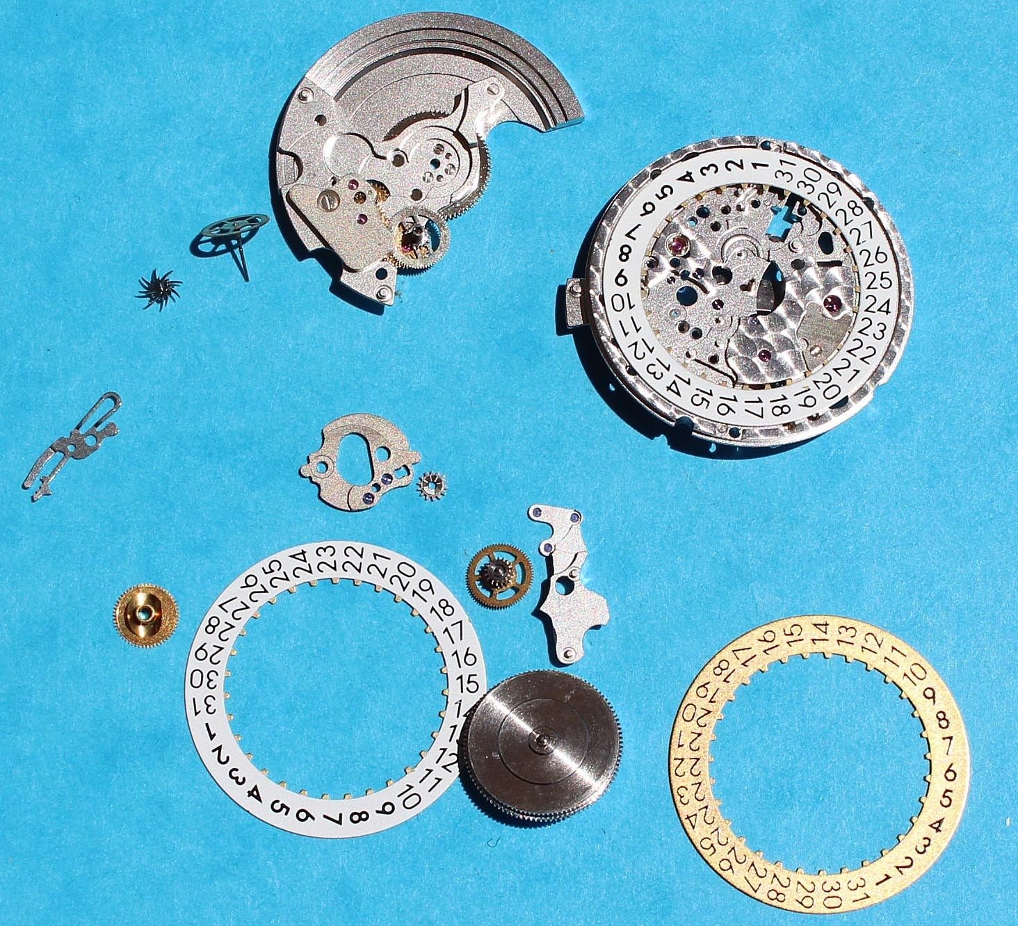 Omega Genuine Cal 2500 Co Axial Automatic Movement Watch Part