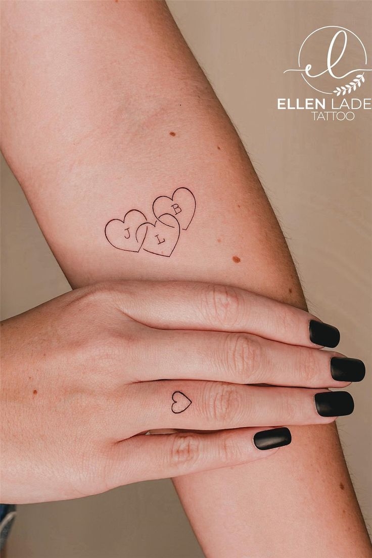 55 Meaningful Fine Line Tattoos For Minimalist Women